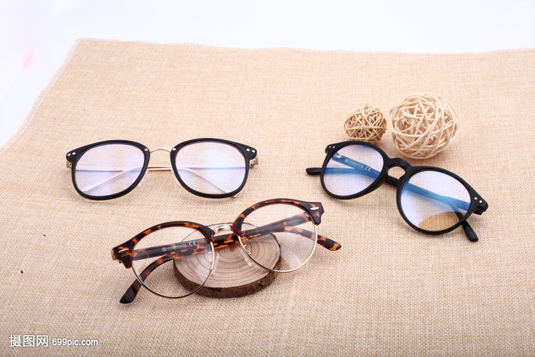 提升产品魅力 装饰眼镜拍摄的艺术与技巧